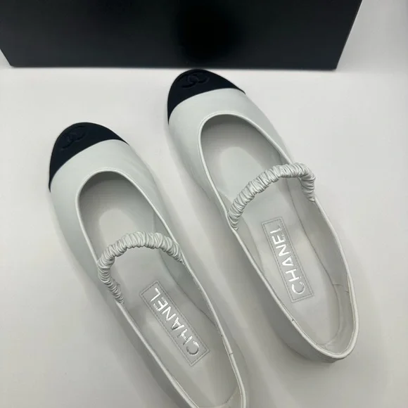 Chanel White and Black Ballet Flats - Picture 7 of 10